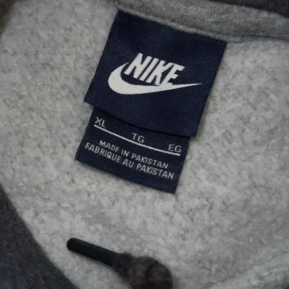 Nike Men's Gray Hoodie - Picture 3 of 5
